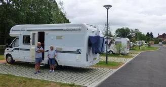 Aire d'accueil et de services