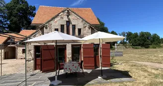 Petit gîte au Château de Bussolles Petit gîte au Château de Bussolles