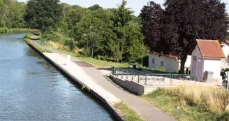 Halte nautique de Coulanges Halte nautique de Coulanges