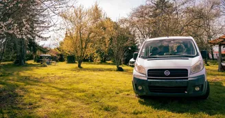 Les LOGES de DIOU - Halte camping "VAN LIFE" Les LOGES de DIOU - Halte camping "VAN LIFE"