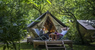 tente-equipee-camping-coulvee-chemille-cea tente-equipee-camping-coulvee-chemille-cea