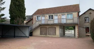 vue-exterieur-hotel-saint-pierre-chemille-anjou vue-exterieur-hotel-saint-pierre-chemille-anjou