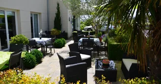 Brithôtel Saumur Sud - Vue terrasse_5