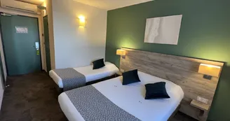 Brithôtel Saumur Sud - Chambre Triple_11