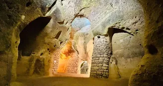 Rochemenier Village Troglodytique