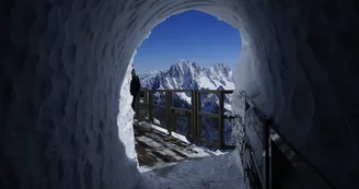 Téléphérique de l'Aiguille du Midi Téléphérique de l'Aiguille du Midi