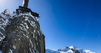 Téléphérique de l'Aiguille du Midi Téléphérique de l'Aiguille du Midi