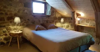 L'oustau gîte écologique et équestre (accueil groupes) L'oustau gîte écologique et équestre (accueil groupes)