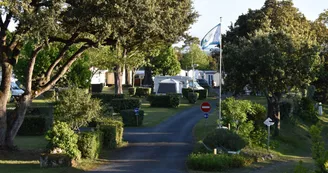 Camping ACCCF Domaine de Bernezac Camping ACCCF Domaine de Bernezac