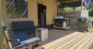 Tentes lodge au camping Domaine la Chabanne Tentes lodge au camping Domaine la Chabanne