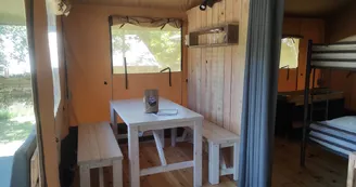 Tentes lodge au camping Domaine la Chabanne Tentes lodge au camping Domaine la Chabanne