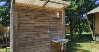 Tentes lodge au camping Domaine la Chabanne Tentes lodge au camping Domaine la Chabanne