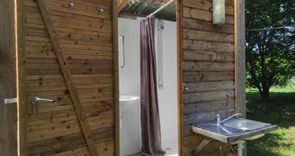 Tentes lodge au camping Domaine la Chabanne Tentes lodge au camping Domaine la Chabanne