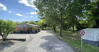 Aire de service / accueil camping-car - Le Colombier camping municipal Aire de service / accueil camping-car - Le Colombier camping municipal