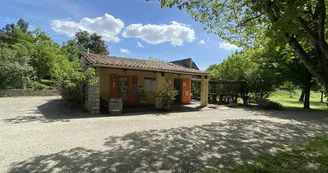 Aire de service / accueil camping-car - Le Colombier camping municipal Aire de service / accueil camping-car - Le Colombier camping municipal