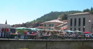 Marché de Vals-les-Bains