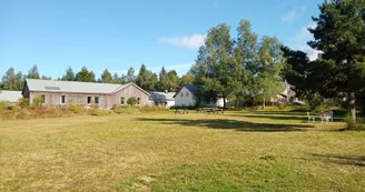 Présence à soi et au monde / Le Village du lac Présence à soi et au monde / Le Village du lac