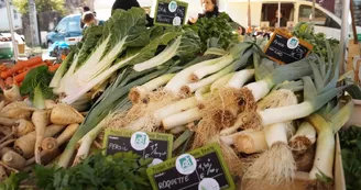 Marché hebdomadaire de St Paul Le Jeune