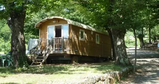 Roulotte au camping les Cruses Roulotte au camping les Cruses