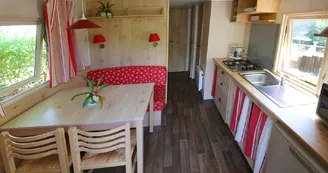 Roulotte au camping les Cruses Roulotte au camping les Cruses