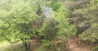 Cabane perchée La Pôlette Cabane perchée La Pôlette