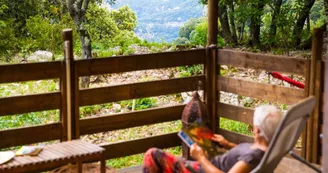 Tentes Lodge sur pilotis au Camping Mille étoiles