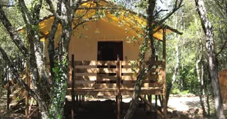 Tentes Lodge sur pilotis au Camping Mille étoiles