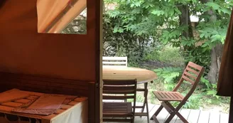 Camping La Châtaigneraie - Le Cabanon Camping La Châtaigneraie - Le Cabanon