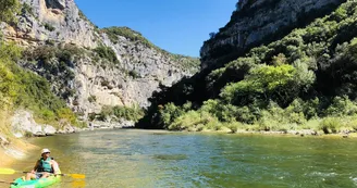 Canoë - Kayak de Vallon à St Martin d'Ardèche - 30 km / 2 jours avec Rivière et Nature Canoë - Kayak de Vallon à St Martin d'Ardèche - 30 km / 2 jours avec Rivière et Nature