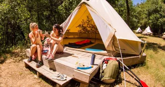 Nuit en tente cosy 6 places au bivouac de Gaud Nuit en tente cosy 6 places au bivouac de Gaud
