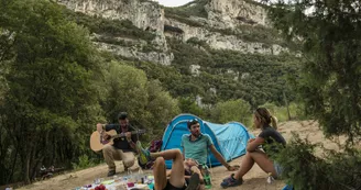 Nuit en tente cosy 6 places au bivouac de Gaud Nuit en tente cosy 6 places au bivouac de Gaud