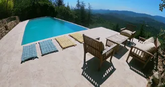 La Châtaigne Perchée - Côté Cèdre La Châtaigne Perchée - Côté Cèdre