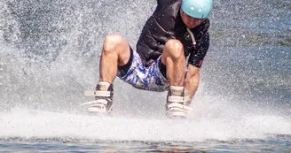 Savage WakePark - Activités de glisse aquatique (wakeboard, wakeskate, wakeski et bouée tractée)