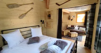 Les Cabanes Perchées du Safari de Peaugres Les Cabanes Perchées du Safari de Peaugres
