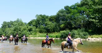 Randonnées équestres avec le Centre des Combes Randonnées équestres avec le Centre des Combes