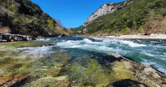 Canoë - Kayak de Vallon à St Martin d'Ardèche - 30 km / 2 jours avec Acqua Bateaux Canoë - Kayak de Vallon à St Martin d'Ardèche - 30 km / 2 jours avec Acqua Bateaux
