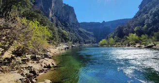 Canoë - Kayak de Vallon à St Martin d'Ardèche - 30 km / 2 jours avec Acqua Bateaux Canoë - Kayak de Vallon à St Martin d'Ardèche - 30 km / 2 jours avec Acqua Bateaux
