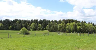 Aire de stationnement camping-cars St-Jean-Roure Aire de stationnement camping-cars St-Jean-Roure