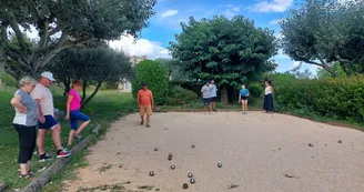 Le chêne, Gite de 6 à 8 pers - Village de Gîtes la Fontinelle1 Le chêne, Gite de 6 à 8 pers - Village de Gîtes la Fontinelle1