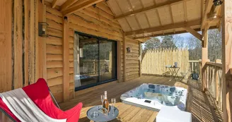 Domaine des Cabanes Suspendues  : cabane SPA Laurier