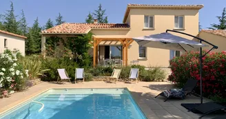 Villa L'Embellie, gîte 3 *, climatisation /grande piscine privée, 6-7 personnes SUD Ardèche Villa L'Embellie, gîte 3 *, climatisation /grande piscine privée, 6-7 personnes SUD Ardèche
