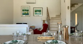 Villa L'Embellie, gîte 3 *, climatisation /grande piscine privée, 6-7 personnes SUD Ardèche Villa L'Embellie, gîte 3 *, climatisation /grande piscine privée, 6-7 personnes SUD Ardèche