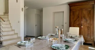 Villa L'Embellie, gîte 3 *, climatisation /grande piscine privée, 6-7 personnes SUD Ardèche Villa L'Embellie, gîte 3 *, climatisation /grande piscine privée, 6-7 personnes SUD Ardèche