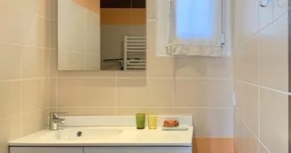 Villa L'Embellie, gîte 3 *, climatisation /grande piscine privée, 6-7 personnes SUD Ardèche Villa L'Embellie, gîte 3 *, climatisation /grande piscine privée, 6-7 personnes SUD Ardèche