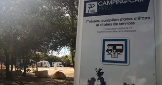 Aire de camping car "Camping car park" Aire de camping car "Camping car park"