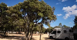 Aire de camping car "Camping car park" Aire de camping car "Camping car park"