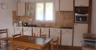 Gîte M. Mme Assenat Michel et Patricia - Appartement 2 - 1er étage Gîte M. Mme Assenat Michel et Patricia - Appartement 2 - 1er étage