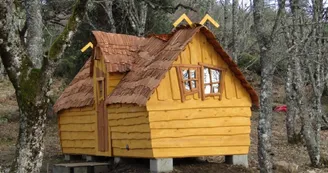 Cabane carabosse Bergerie du Plateau