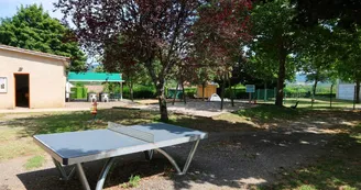 Tente bivouac du camping municipal Le Bois de Prat Tente bivouac du camping municipal Le Bois de Prat
