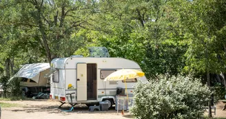 Camping Huttopia le Moulin - aire de service camping-car Camping Huttopia le Moulin - aire de service camping-car